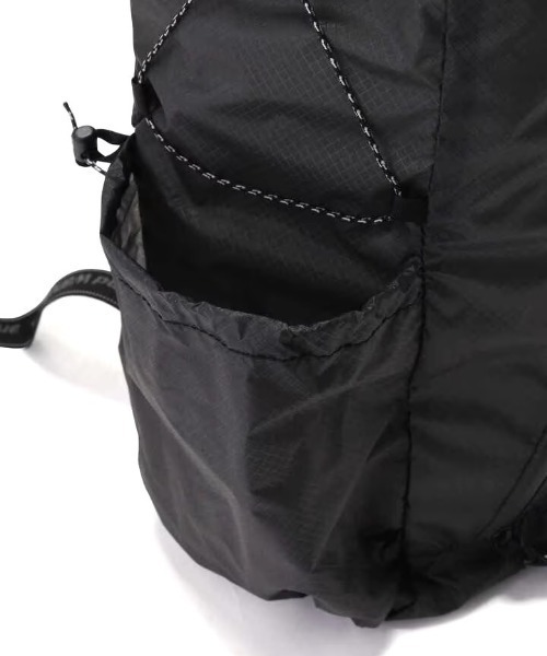 and wander（アンドワンダー）の「and wander/アンドワンダー  sil daypack  5744975199（バックパック/リュック・メンズ・チャコールグレー/オフホワイト/イエロー/ブルー/ブラック・FREE）」の13枚目の写真