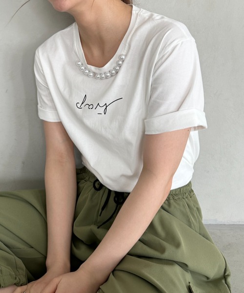 un+frame（アンフレーム）の「パールモチーフロゴ半袖トップス（Tシャツ/カットソー・レディース・ベージュ/ホワイト/ブラック・FREE）」の2枚目の写真