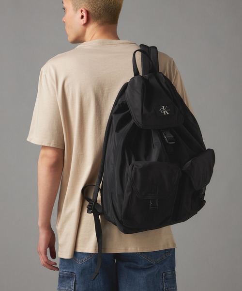 Calvin Klein（カルバン・クライン）の「2ポケット フラップ バックパック（バックパック/リュック・メンズ・ブラック・FREE）」の8枚目の写真