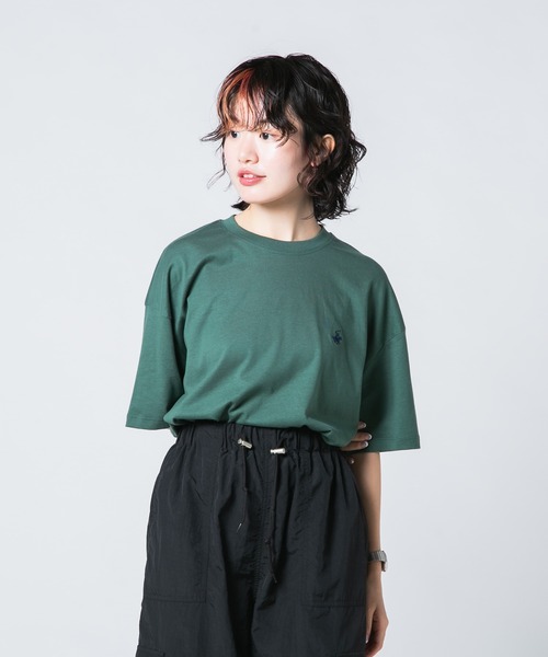 BEVERLY HILLS POLO CLUB(ビバリーヒルズポロクラブ)の「【BEVERLY HILLS POLO CLUB/ビバリーヒルズポロクラブ】ワンポイント刺繍Tシャツ(Tシャツ/カットソー・レディース・オフホワイト/サックスブルー/スミクロ/ネイビー/グリーン/ピンク・MEDIUM/LARGE)」の3枚目の写真