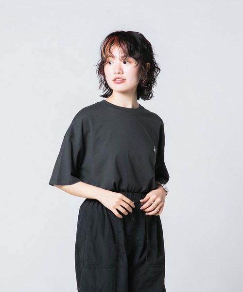 BEVERLY HILLS POLO CLUB(ビバリーヒルズポロクラブ)の「【BEVERLY HILLS POLO CLUB/ビバリーヒルズポロクラブ】ワンポイント刺繍Tシャツ(Tシャツ/カットソー・レディース・オフホワイト/サックスブルー/スミクロ/ネイビー/グリーン/ピンク・MEDIUM/LARGE)」の10枚目の写真