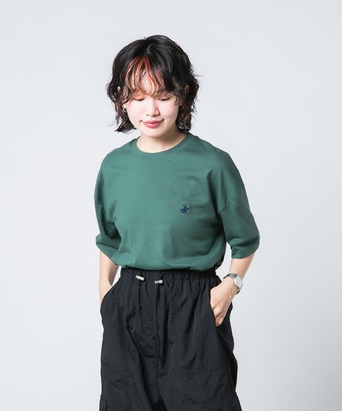 BEVERLY HILLS POLO CLUB(ビバリーヒルズポロクラブ)の「【BEVERLY HILLS POLO CLUB/ビバリーヒルズポロクラブ】ワンポイント刺繍Tシャツ(Tシャツ/カットソー・レディース・オフホワイト/サックスブルー/スミクロ/ネイビー/グリーン/ピンク・MEDIUM/LARGE)」の12枚目の写真