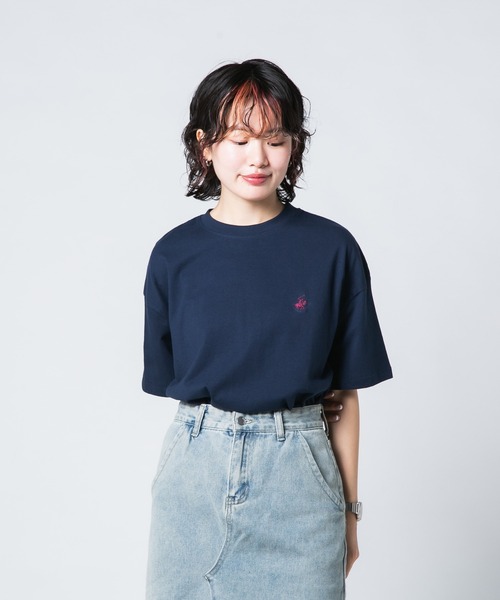 BEVERLY HILLS POLO CLUB(ビバリーヒルズポロクラブ)の「【BEVERLY HILLS POLO CLUB/ビバリーヒルズポロクラブ】ワンポイント刺繍Tシャツ(Tシャツ/カットソー・レディース・オフホワイト/サックスブルー/スミクロ/ネイビー/グリーン/ピンク・MEDIUM/LARGE)」の14枚目の写真