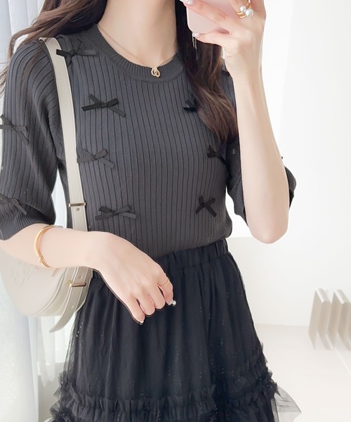 mily bilet(ミウィビレット)の「【mily bilet】程よい甘さとレトロムードが愛らしい。リボン使いリブ編みサマーニット(ニット/セーター・レディース・アイボリー/パープル/チャコールグレー・SMALL/MEDIUM/LARGE/X-LARGE)」の5枚目の写真