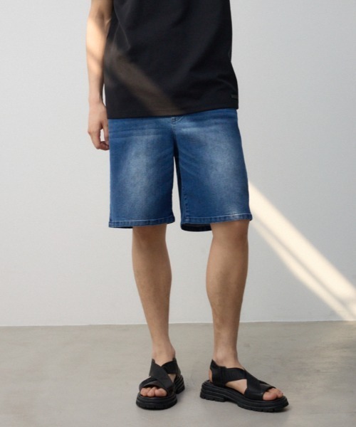 AZUL by moussy(アズールバイマウジー)の「AZUL DENIM ショートパンツ(デニムパンツ・メンズ・ブルー/ブラック・LARGE/MEDIUM)」の1枚目の写真