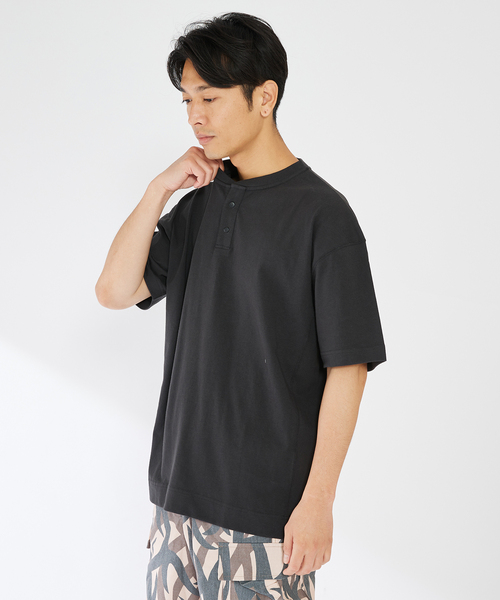 INHERIT（インヘリット）の「USA COTTONスタンドカラーS/S-Tシャツ（Tシャツ/カットソー・メンズ・ブラック系その他/グレー/ホワイト・LARGE/MEDIUM）」の2枚目の写真