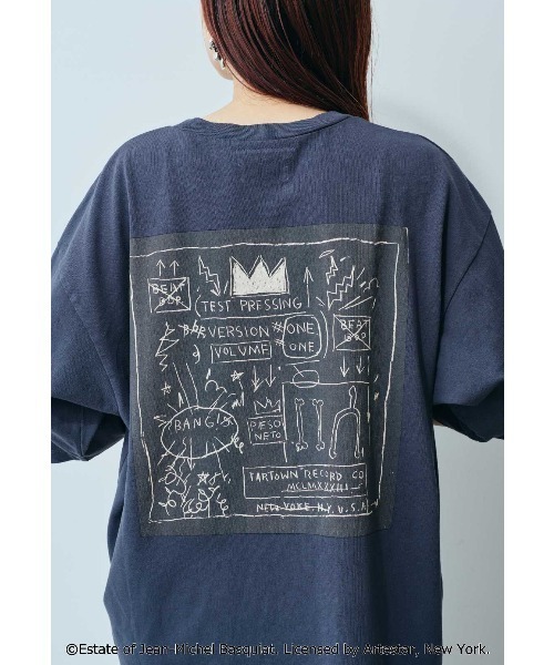 MEDE19F(メデジュウキュウ)の「ART meets MEDE19F バックプリントTシャツ〈Jean-Michel Basquiat〉(Tシャツ/カットソー・レディース・チャコールグレー・LARGE/MEDIUM/X-LARGE/XX-LARGE/NM)」の5枚目の写真