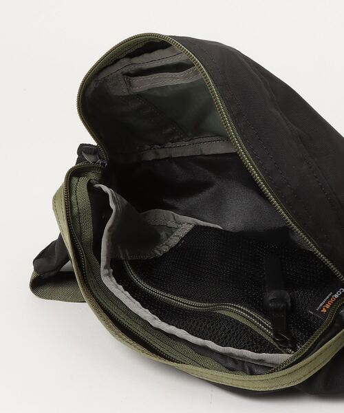 GREGORY(グレゴリー)の「テールランナー V2 TAILRUNNER V2 ブラック/オリーブ(ボディバッグ/ウエストポーチ・メンズ・ブラック系その他・ONE SIZE)」の4枚目の写真