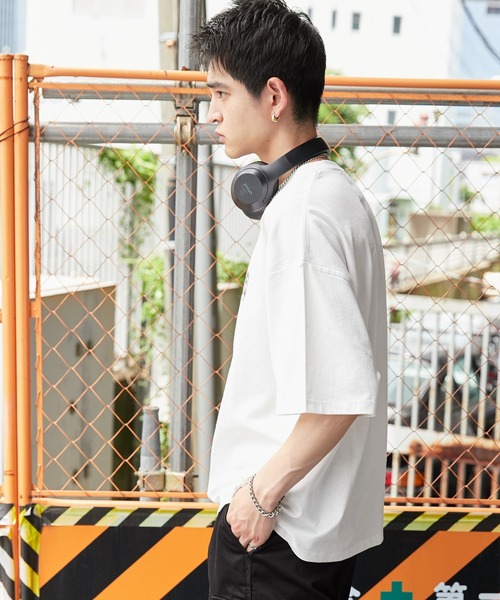 WEGO(ウィゴー)の「WEGO/メタリックロゴT(Tシャツ/カットソー・メンズ・ホワイト/ブラック・MEDIUM/LARGE)」の16枚目の写真
