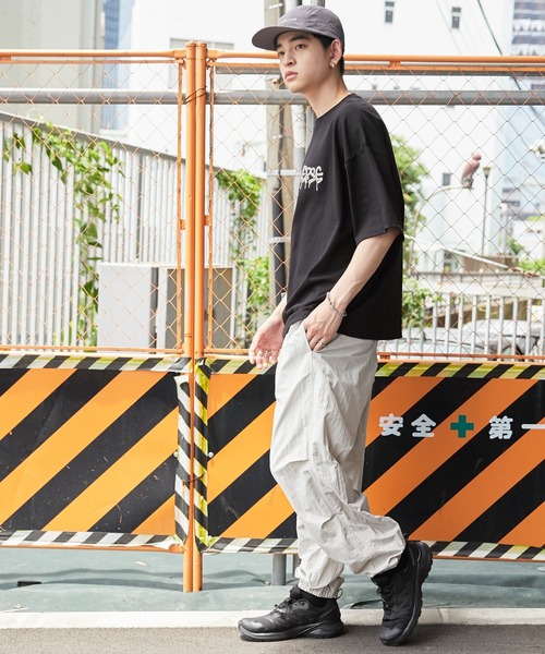 WEGO(ウィゴー)の「WEGO/メタリックロゴT(Tシャツ/カットソー・メンズ・ホワイト/ブラック・MEDIUM/LARGE)」の9枚目の写真