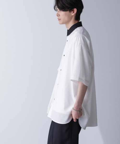 NANO universe(ナノユニバース)の「バイカラードレープシャツ 半袖(シャツ/ブラウス・メンズ・ブラック/ホワイト・M/L)」の13枚目の写真