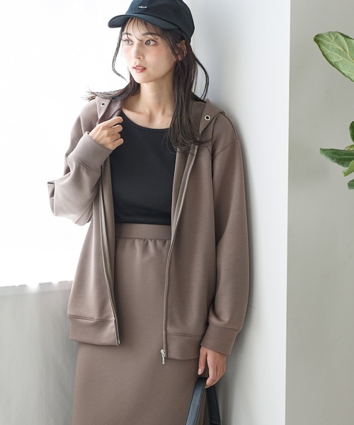 Honeys(ハニーズ)の「【WEB限定】大人のゆるジップパーカー(パーカー・レディース・ネイビー/モカ/ホワイト/ピンク/ブラック/カーキ/グレー/グレイッシュベージュ/ライトブルー・S/M/L/LL/3L)」の5枚目の写真