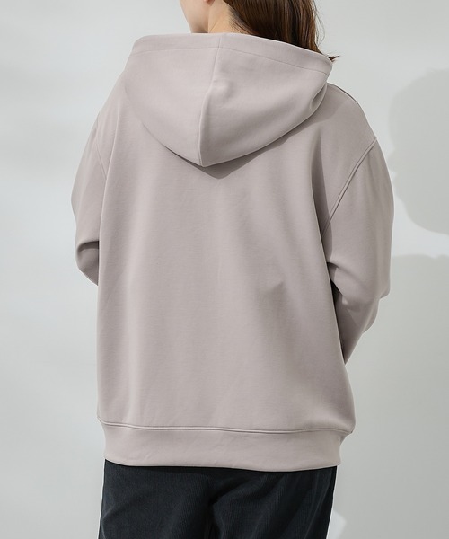 Honeys(ハニーズ)の「【WEB限定】大人のゆるジップパーカー(パーカー・レディース・ネイビー/モカ/ホワイト/ピンク/ブラック/カーキ/グレー/グレイッシュベージュ/ライトブルー・S/M/L/LL/3L)」の16枚目の写真