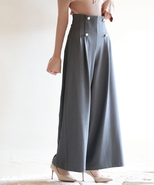 DRESS PLUS(ドレスプラス)の「パール飾りハイウエストワイドパンツ(その他パンツ・レディース・ブラック/ブラウン/グレー・M/L/S)」の3枚目の写真
