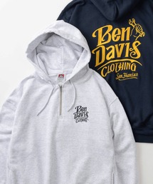 BEN DAVIS（ベンデイビス）の「【BEN DAVIS/ベンデイビス】ルードテイストロゴ ワンポイント＆バックBIG刺繍デザイン ハーフジップスウェットパーカー/ ビッグシルエット（パーカー・レディース）」