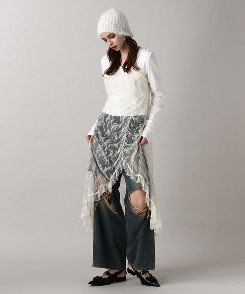 FOREVER 21(フォーエバー トゥエンティーワン)の「【2024FW】レースシャーリングキャミワンピース(ワンピース・レディース・ブラック/ナチュラル・FREE)」の2枚目の写真