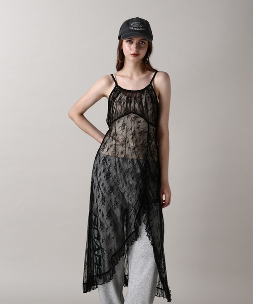 FOREVER 21(フォーエバー トゥエンティーワン)の「【2024FW】レースシャーリングキャミワンピース(ワンピース・レディース・ブラック/ナチュラル・FREE)」の7枚目の写真