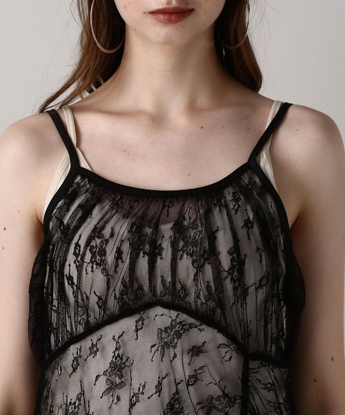 FOREVER 21(フォーエバー トゥエンティーワン)の「【2024FW】レースシャーリングキャミワンピース(ワンピース・レディース・ブラック/ナチュラル・FREE)」の16枚目の写真