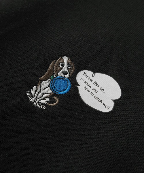 DISCUS ATHLETIC（ディスカス　アスレチック）の「【DISCUS/ディスカス】FLYING DISC DOG キャラクターイラスト ワンポイント刺繍＆ピスネームタグデザイン  クルーネックスウェット/裏起毛（スウェット・メンズ・オレンジ/オートミール/スミクロ/ブラック/サックスブルー・M/L/XL）」の10枚目の写真