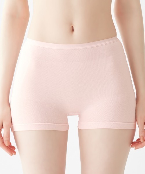 GUNZE（グンゼ）の「いいここち快適ショーツ 楽 お尻すっぽり包み込む 綿混ショーツ（ショーツ・レディース・杢グレー/ライトベージュ/ブラック/スモークピンク・MEDIUM/LARGE/X-LARGE）」の4枚目の写真