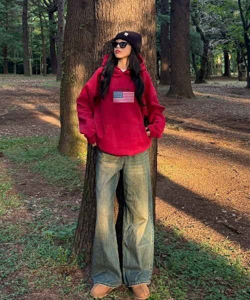 INTER FACTORY（インターファクトリー）の「SARA - 刺繍フーディー made in INTER FACTORY（パーカー・レディース・グレー/レッド/ブラック・FREE）」の11枚目の写真