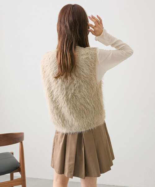 w closet（ダブルクローゼット）の「ラメフェザーニットベスト（ベスト・レディース・ベージュ/オレンジ/アイボリー/チャコールグレー・FREE）」の15枚目の写真