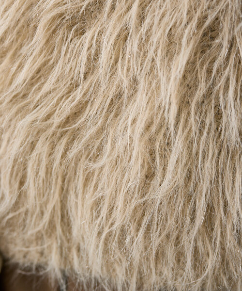 w closet（ダブルクローゼット）の「ラメフェザーニットベスト（ベスト・レディース・ベージュ/オレンジ/アイボリー/チャコールグレー・FREE）」の13枚目の写真