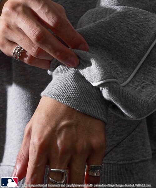 【セール】MLB/メジャーリーグベースボール 別注 MLB パイピングラグランスウェット/裏起毛【限定展開】（スウェット）｜MLB（メジャーリーグベースボール）