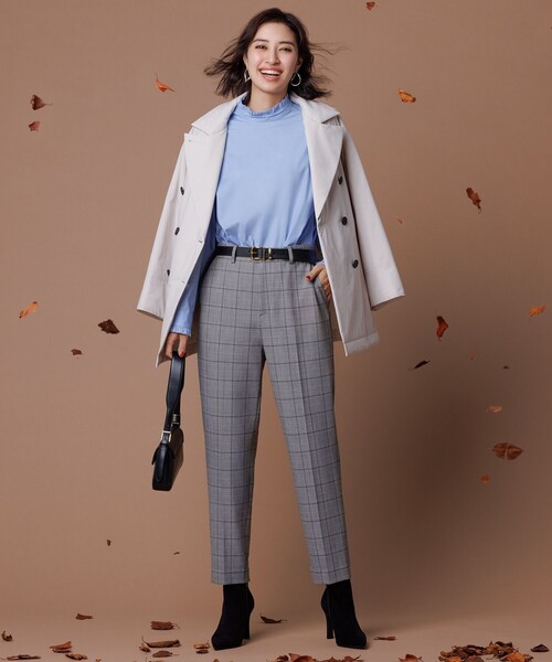 UNFILO（アンフィーロ）の「beauty warm テーパードパンツ（その他パンツ・レディース・グレー系4/アイボリー系/ネイビー系/黄土色系/ブラック系/サックスブルー系/ライトグレー系/黄土色系3・XX-SMALL/X-SMALL/SMALL/MEDIUM/LARGE/SS/ST/MS/MT/LS/L/LT）」の3枚目の写真