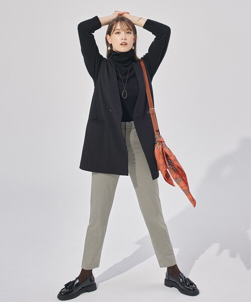 UNFILO（アンフィーロ）の「beauty warm テーパードパンツ（その他パンツ・レディース・グレー系4/アイボリー系/ネイビー系/黄土色系/ブラック系/サックスブルー系/ライトグレー系/黄土色系3・XX-SMALL/X-SMALL/SMALL/MEDIUM/LARGE/SS/ST/MS/MT/LS/L/LT）」の9枚目の写真