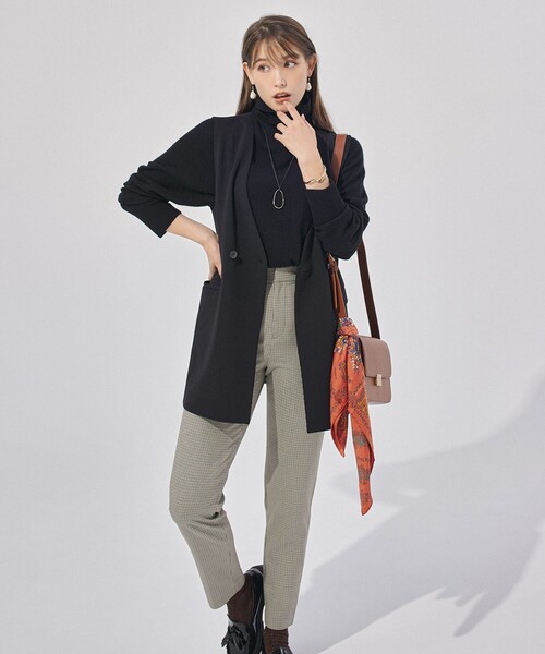 UNFILO（アンフィーロ）の「beauty warm テーパードパンツ（その他パンツ・レディース・グレー系4/アイボリー系/ネイビー系/黄土色系/ブラック系/サックスブルー系/ライトグレー系/黄土色系3・XX-SMALL/X-SMALL/SMALL/MEDIUM/LARGE/SS/ST/MS/MT/LS/L/LT）」の10枚目の写真