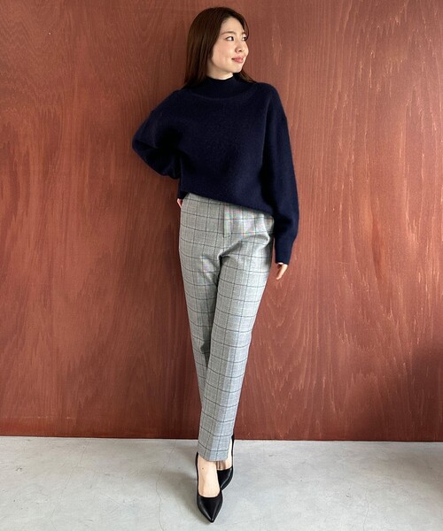 UNFILO(アンフィーロ)の「beauty warm テーパードパンツ(その他パンツ・レディース・グレー系4/アイボリー系/ネイビー系/黄土色系/ブラック系/サックスブルー系/ライトグレー系/黄土色系3・XX-SMALL/X-SMALL/SMALL/MEDIUM/LARGE/SS/ST/MS/MT/LS/L/LT)」の14枚目の写真