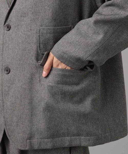 BAYFLOW（ベイフロー）の「[セットアップ可]DOORSTYLE ジャケット【イージーケア】（テーラードジャケット・メンズ・ライトグレー/チャコール・LARGE/MEDIUM）」の16枚目の写真