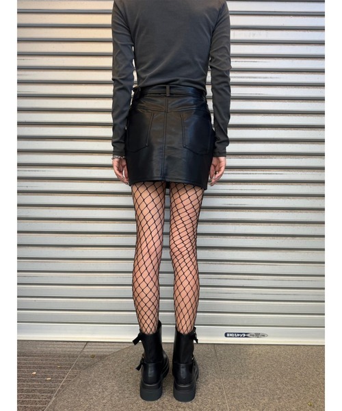 EGOIST（エゴイスト）の「ベルト付フェイクレザータイトミニスカート（スカート・レディース・ブラック・S/M）」の6枚目の写真
