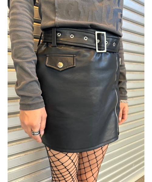 EGOIST（エゴイスト）の「ベルト付フェイクレザータイトミニスカート（スカート・レディース・ブラック・S/M）」の7枚目の写真