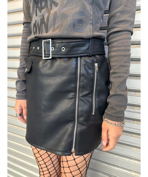 EGOIST（エゴイスト）の「ベルト付フェイクレザータイトミニスカート（スカート・レディース・ブラック・S/M）」の8枚目の写真