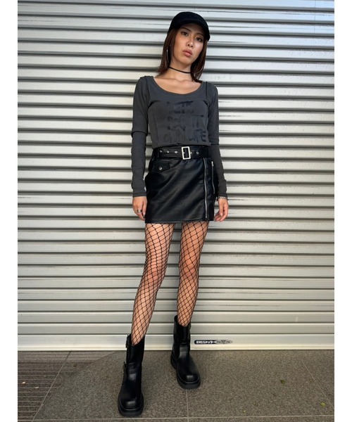 EGOIST（エゴイスト）の「ベルト付フェイクレザータイトミニスカート（スカート・レディース・ブラック・S/M）」の16枚目の写真