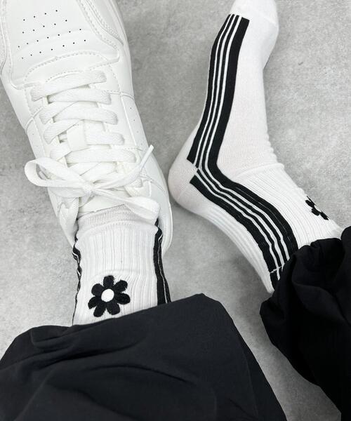 WEGO（ウィゴー）の「WEGO/サイドラインクルーソックス（ソックス/靴下・レディース・ブラック/ホワイト・23-25cm）」の3枚目の写真