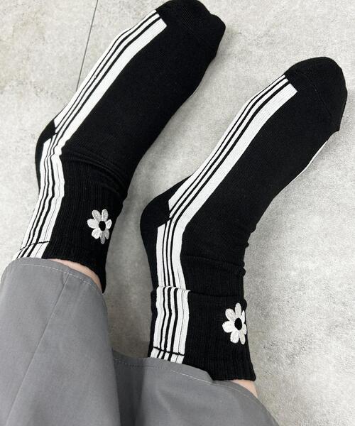 WEGO（ウィゴー）の「WEGO/サイドラインクルーソックス（ソックス/靴下・レディース・ブラック/ホワイト・23-25cm）」の4枚目の写真