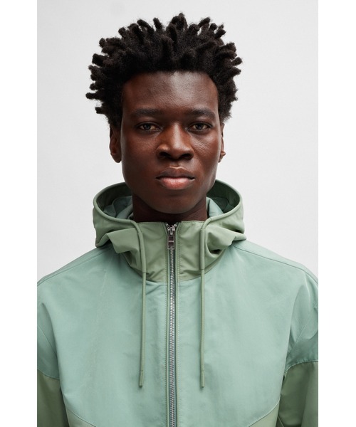 BOSS（ボス）の「レギュラーフィットはっ水ジャケット（ブルゾン