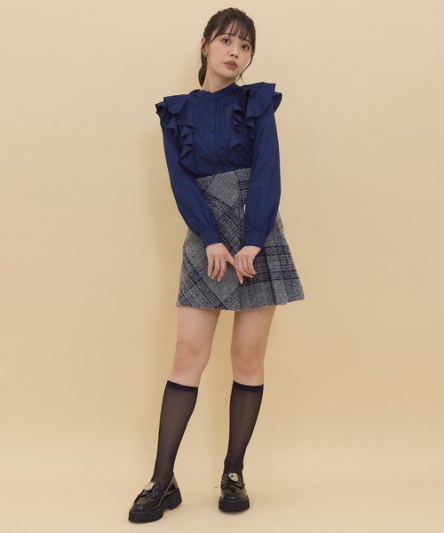 REDYAZEL(レディアゼル)の「ショルダーフリルスタンドシャツ(シャツ/ブラウス・レディース・オフホワイト/ネイビー・FREE)」の12枚目の写真