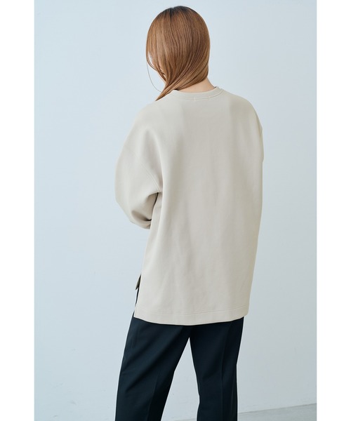 IEDIT（イディット）の「ＩＥＤＩＴ　肩ファスナーデザインで着映える　長め丈ダンボールプルオーバー（その他トップス・レディース・グレイッシュベージュ/チャコールグレー/ブラック・LL/3L/M/L/S）」の8枚目の写真