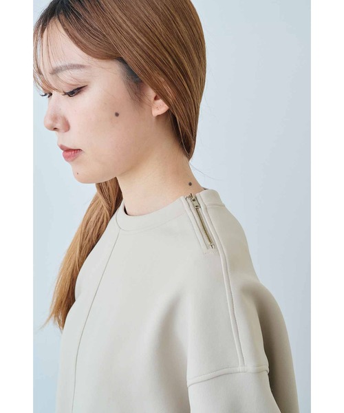 IEDIT（イディット）の「ＩＥＤＩＴ　肩ファスナーデザインで着映える　長め丈ダンボールプルオーバー（その他トップス・レディース・グレイッシュベージュ/チャコールグレー/ブラック・LL/3L/M/L/S）」の9枚目の写真