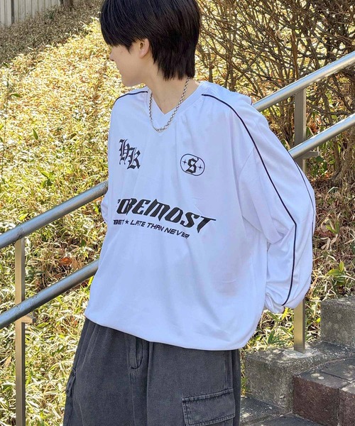 ILL'S(イルズ)の「ユニフォームライク フロントロゴプリント ドロスト サイドラインゲームシャツ メンズ レディース(Tシャツ/カットソー・メンズ・ホワイト/ホワイト系その他/ネイビー/ブルー系その他/ブラック/ブラック系その他・M/L)」の1枚目の写真