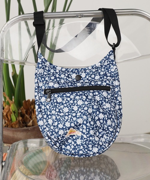 KELTY（ケルティ）の「KELTY/ケルティ MINI CURVE SHOULDER ロゴライン ショルダーバック サイズ調節可能 ワンポイント 2026年春夏（ショルダーバッグ・メンズ・タン/ブルー/グレー/ネイビー/ホワイト/ブラック/モカ/セージグリーン/ブラック系その他/グレー系その他/ブラウン系その他/ゴールド系その他/マスタード/オリーブ・FREE）」の12枚目の写真