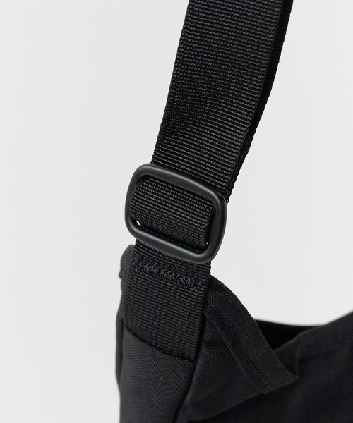 KELTY（ケルティ）の「KELTY/ケルティ MINI CURVE SHOULDER ロゴライン ショルダーバック サイズ調節可能 ワンポイント 2026年春夏（ショルダーバッグ・メンズ・タン/ブルー/グレー/ネイビー/ホワイト/ブラック/モカ/セージグリーン/ブラック系その他/グレー系その他/ブラウン系その他/ゴールド系その他/マスタード/オリーブ・FREE）」の18枚目の写真