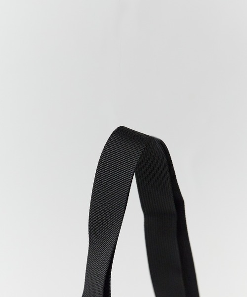 KELTY（ケルティ）の「KELTY/ケルティ MINI CURVE SHOULDER ロゴライン ショルダーバック サイズ調節可能 ワンポイント 2026年春夏（ショルダーバッグ・メンズ・タン/ブルー/グレー/ネイビー/ホワイト/ブラック/モカ/セージグリーン/ブラック系その他/グレー系その他/ブラウン系その他/ゴールド系その他/マスタード/オリーブ・FREE）」の16枚目の写真