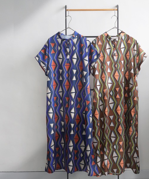 antiqua(アンティカ)の「レトロ柄ワンピース(ワンピース・レディース・ブルー系その他/ブラウン系その他・ONESIZE)」の8枚目の写真