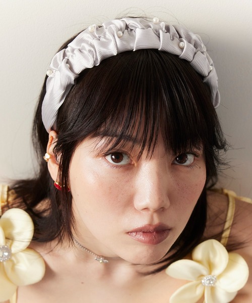 Casselini（キャセリーニ）の「Casselini(キャセリーニ)ギャザーカチューシャ（カチューシャ・レディース・シルバー・FREE）」の4枚目の写真