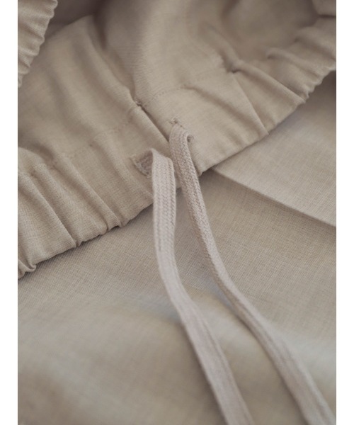 FIL DE FER（フィルデフェール）の「シャンブレートロ　イージーフレアパンツ（スラックス・レディース・オレンジ/カーキ/グレイッシュベージュ/グリーン・SMALL/MEDIUM）」の11枚目の写真